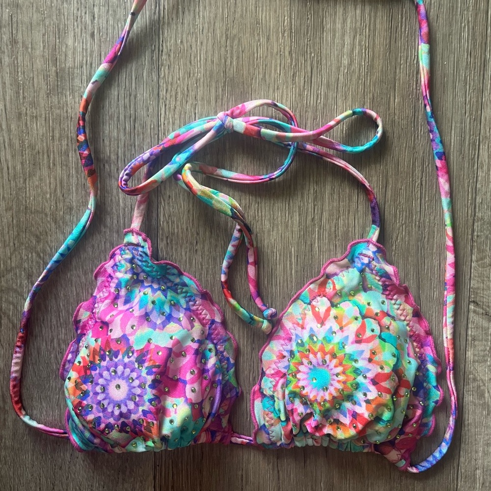 Luli Fama Kaleidoscope Bikini Top 🩷🩷 - Picture 4 of 13